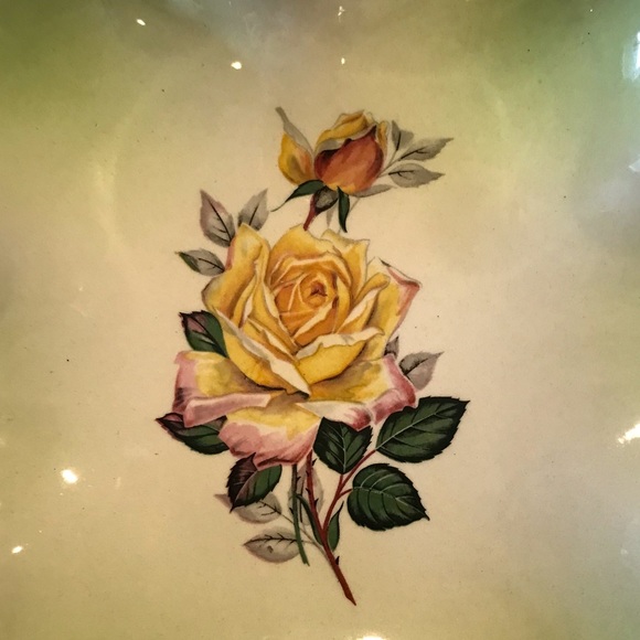 Vintage Lime Green Nappy/Trinket Dish With Floral Design And Scalloped Edge 8” W - Picture 2 of 8